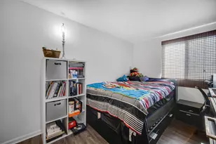 1653 Victoria Park Cir, Aurora, IL 60504 - Photo 9