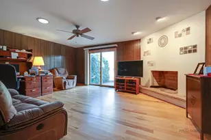 939 Ridgeland Ave, Mundelein, IL 60060 - Photo 7