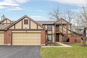 379 Sandhurst Cir, Glen Ellyn, IL 60137 - Photo 1