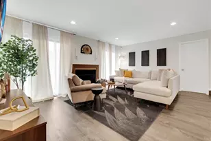 379 Sandhurst Cir, Glen Ellyn, IL 60137 - Photo 11