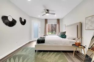 379 Sandhurst Cir, Glen Ellyn, IL 60137 - Photo 9