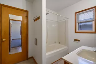 147 N Fulton Ave, Bradley, IL 60915 - Photo 17