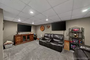 2843 Forestview Dr, Carpentersville, IL 60110 - Photo 17