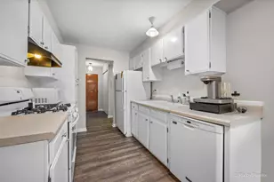 1311 S Finley Rd, Lombard, IL 60148 - Photo 7