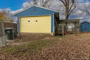 712 N Cedarwood Cir, Round Lake Heights, IL 60073 - Photo 23