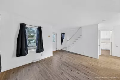 712 N Cedarwood Circle, Round Lake Heights, IL 60073 - Photo 5