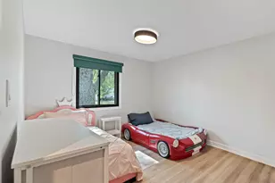 208 W Hartford Dr, Schaumburg, IL 60193 - Photo 17