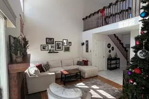 121 Crescent Ln, Schaumburg, IL 60193 - Photo 5