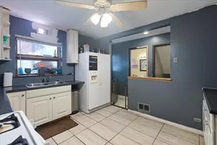 1246 Thomas St, Homewood, IL 60430 - Photo 9