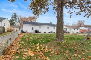 19 LaSalle Dr, Decatur, IL 62521 - Photo 5