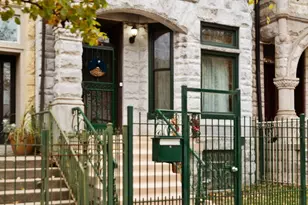 3602 S Prairie Ave, Chicago, IL 60653 - Photo 3