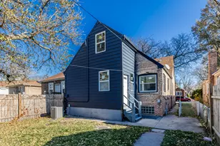 8246 S Woodlawn Ave, Chicago, IL 60619 - Photo 39