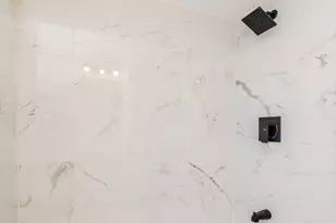 8246 S Woodlawn Ave, Chicago, IL 60619 - Photo 25