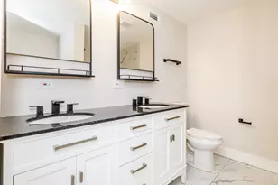 8246 S Woodlawn Ave, Chicago, IL 60619 - Photo 21