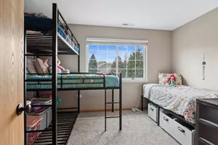 22 Rolling Oaks Rd, Sugar Grove, IL 60554 - Photo 9