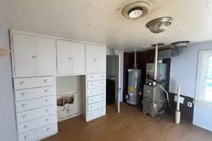 2025 E Pythian Ave, Decatur, IL 62526 - Photo 13