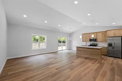 405 E Larmon Street, Tolono, IL 61880 - Photo 9