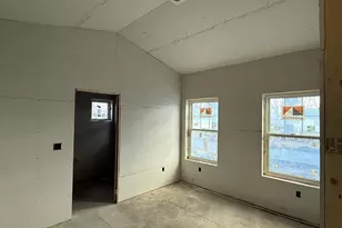 405 E Larmon St, Tolono, IL 61880 - Photo 5