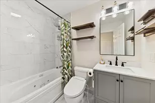 648 N Bishop St, Chicago, IL 60642 - Photo 17