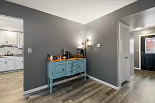 29W477 Blackthorn Ln, Warrenville, IL 60555 - Photo 9