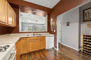 8304 Sierra Woods Ln, Carpentersville, IL 60110 - Photo 9