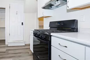 610 E Mulberry St, Bloomington, IL 61701 - Photo 33