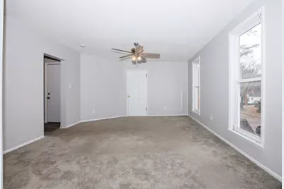 610 E Mulberry Street, Bloomington, IL 61701 - Photo 17