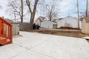 610 E Mulberry St, Bloomington, IL 61701 - Photo 49