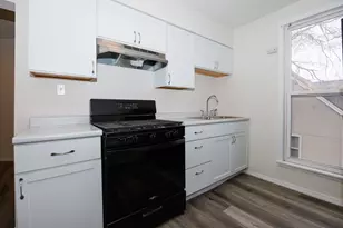 610 E Mulberry St, Bloomington, IL 61701 - Photo 5