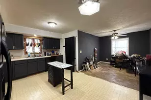 406 S Church St, Gibson City, IL 60936 - Photo 7