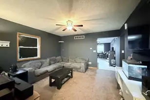 406 S Church St, Gibson City, IL 60936 - Photo 3