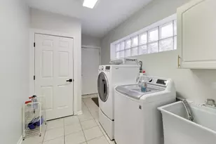 1919 W Fletcher St, Chicago, IL 60657 - Photo 39