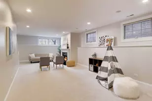 1919 W Fletcher St, Chicago, IL 60657 - Photo 33