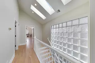 1919 W Fletcher St, Chicago, IL 60657 - Photo 17