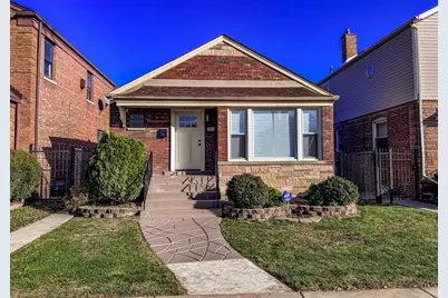 8943 S Ridgeland Avenue, Chicago, IL 60617 - Photo 1