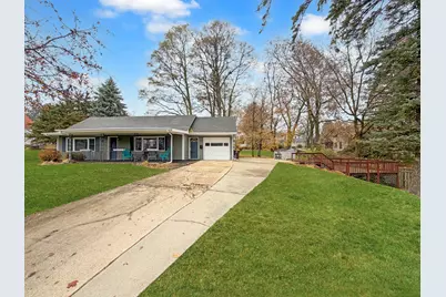 108 E South Street, Freeport, IL 61032 - Photo 3