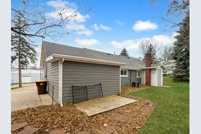 108 E South Street, Freeport, IL 61032 - Photo 5