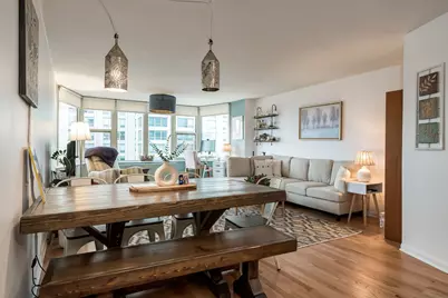 525 W Hawthorne Place #1608, Chicago, IL 60657 - Photo 5