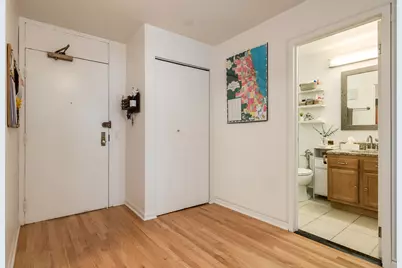 525 W Hawthorne Place #1608, Chicago, IL 60657 - Photo 21