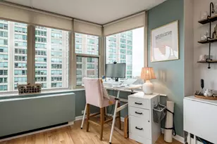 525 W Hawthorne Pl, Chicago, IL 60657 - Photo 7