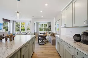 2025 Kensington Ln, Hoffman Estates, IL 60169 - Photo 7