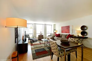260 E Chestnut St, Chicago, IL 60611 - Photo 3