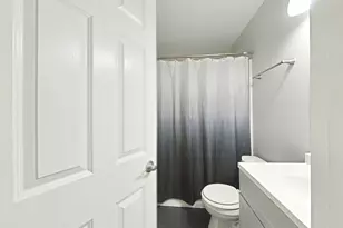 5950 Oakwood Dr, Lisle, IL 60532 - Photo 5