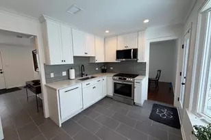 1320 Pinehurst Dr, Glenview, IL 60025 - Photo 7