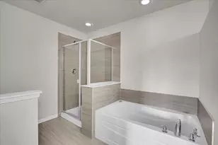 29W710 Everton Dr, Warrenville, IL 60555 - Photo 13