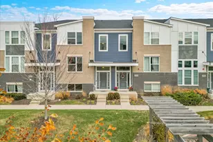 29W710 Everton Dr, Warrenville, IL 60555 - Photo 1