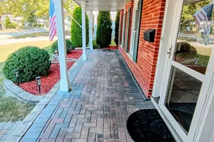 1367 S Elizabeth St, Lombard, IL 60148 - Photo 3