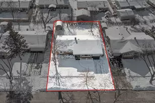 241 Pleasant Dr, Elk Grove Village, IL 60007 - Photo 3