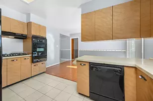 241 Pleasant Dr, Elk Grove Village, IL 60007 - Photo 15