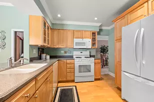 9 Merry Ct, Countryside, IL 60525 - Photo 5